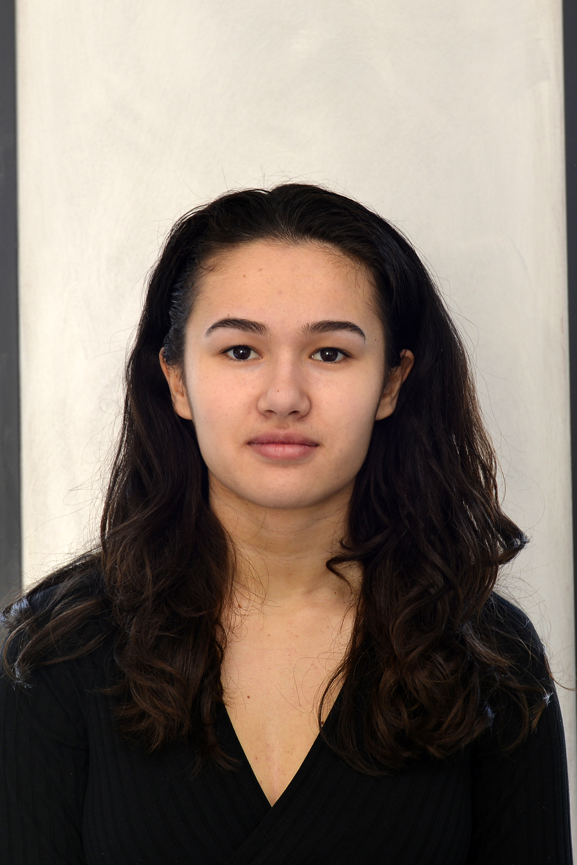 Exemple de prise de vue à éviter avec cheveux devant les oreilles